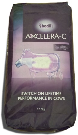 AXCELERA-C (12,5 kg) granulovan&aacute; ml&eacute;čn&aacute; krmn&aacute; směs