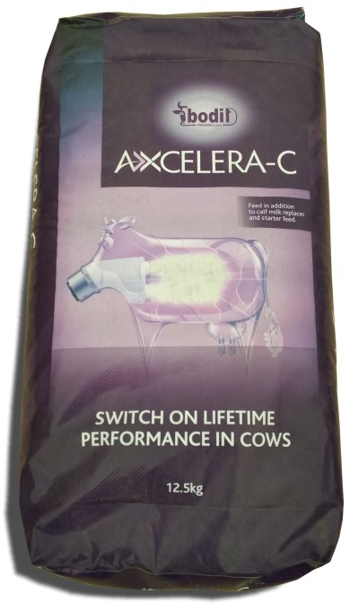 AXCELERA-C (12,5 kg) granulovan&aacute; ml&eacute;čn&aacute; krmn&aacute; směs